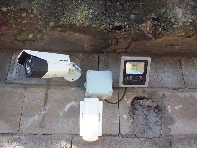 Cámara de videovigilancia instalada por Iberluz